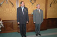 Velvyslanci Jaromír Novotný (vlevo) a Petr Voznica poté, co přijali ocenění za svou práci