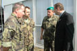 Náměstek Fulík (vpravo) a generál Halaška se setkali s veliteli kontingentů, kteří pomáhali Nizozemcům v Afghánistánu
