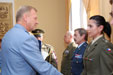 NGŠ gen. Picek blahopřeje oceněné příslušnici AČR