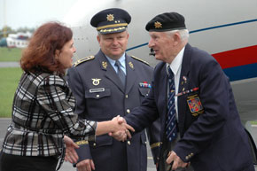 Ms. Yveta Hlasecka and General Tesarik welcome veterans at Prague-Kbely military airport (2)