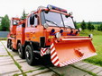 Buldozerové zařízení BZ připevněné na nákladní automobil Tatra-815