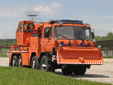 Buldozerové zařízení BZ připevněné na nákladní automobil Tatra-815